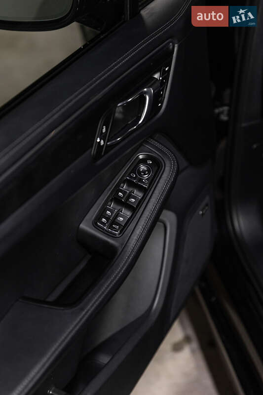 Позашляховик / Кросовер Porsche Macan 2023 в Тернополі