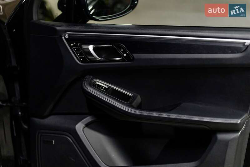 Позашляховик / Кросовер Porsche Macan 2023 в Тернополі