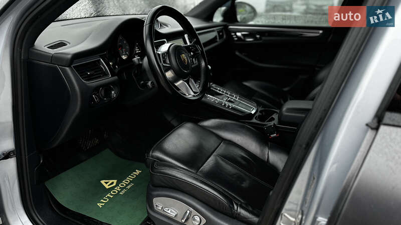 Позашляховик / Кросовер Porsche Macan 2016 в Києві