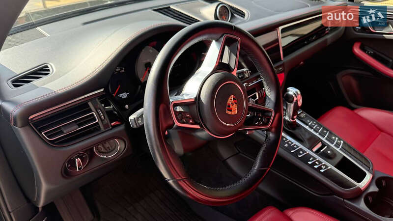 Позашляховик / Кросовер Porsche Macan 2020 в Києві