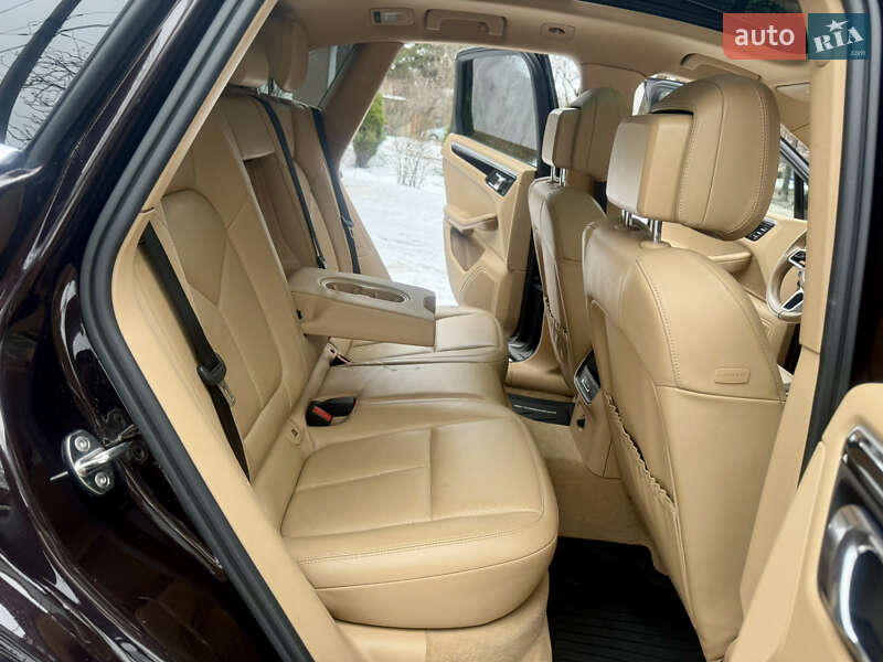 Позашляховик / Кросовер Porsche Macan 2014 в Києві