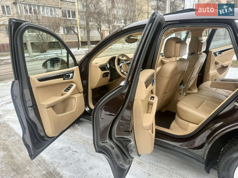 Позашляховик / Кросовер Porsche Macan 2014 в Києві