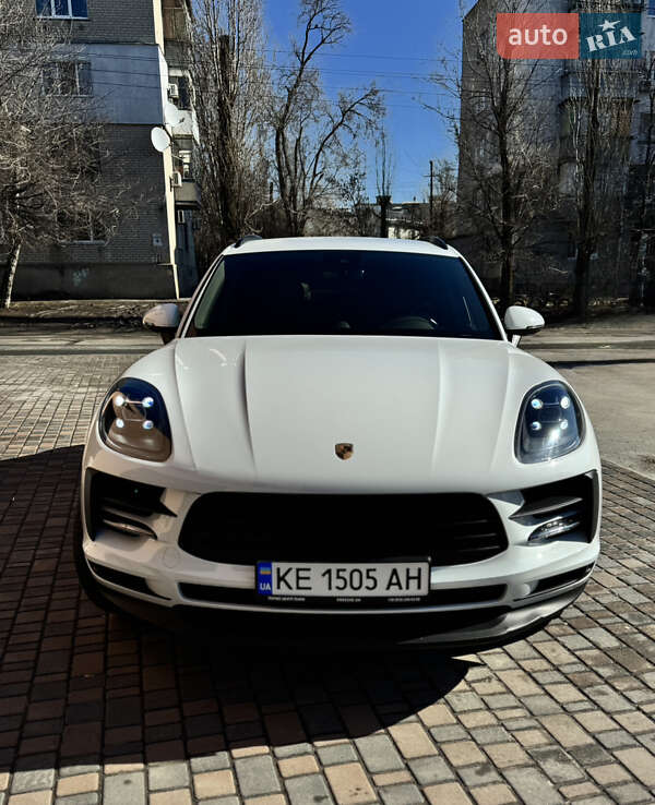 Porsche Macan 2021