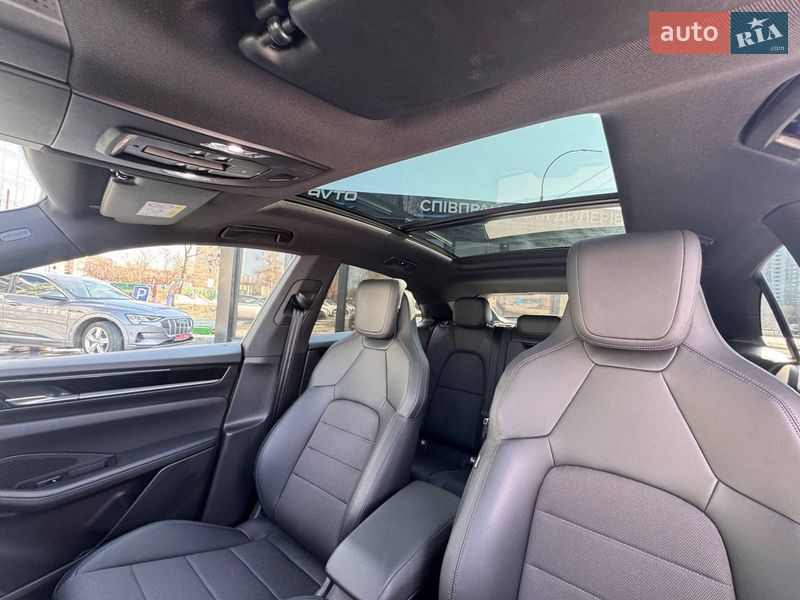 Позашляховик / Кросовер Porsche Macan 2024 в Києві