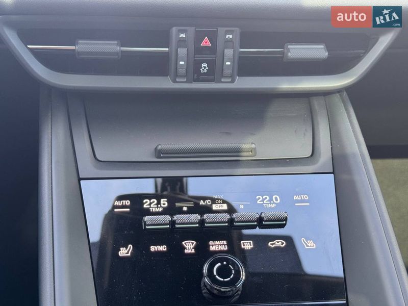 Позашляховик / Кросовер Porsche Macan 2024 в Києві