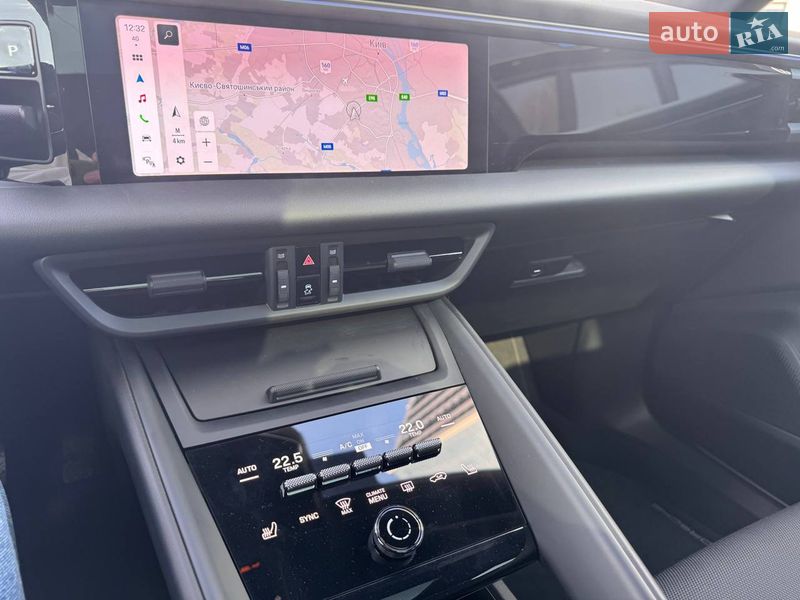 Позашляховик / Кросовер Porsche Macan 2024 в Києві