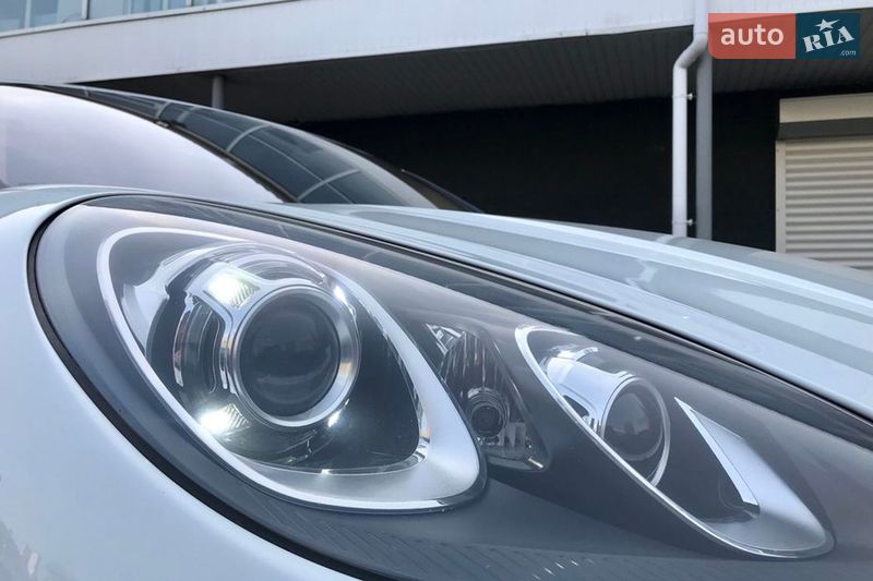 Позашляховик / Кросовер Porsche Macan 2016 в Києві