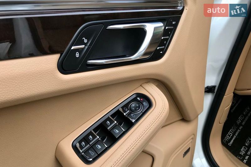 Позашляховик / Кросовер Porsche Macan 2016 в Києві