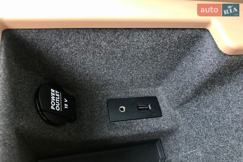 Позашляховик / Кросовер Porsche Macan 2016 в Києві