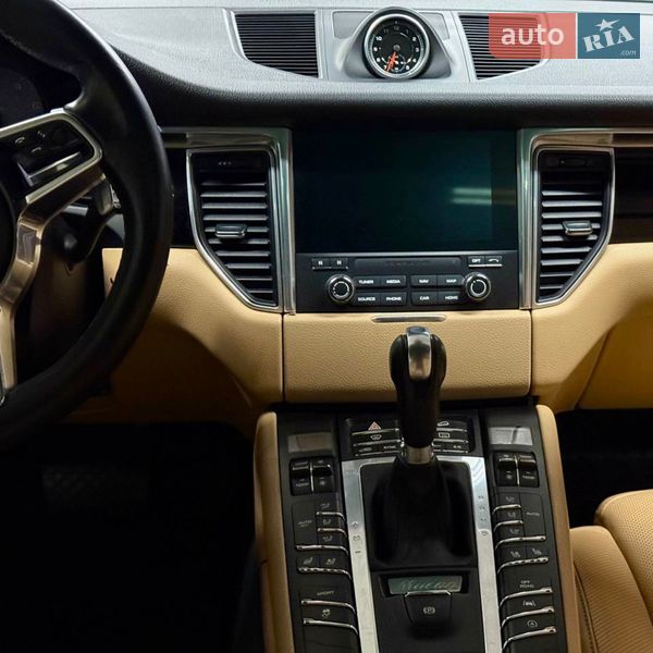 Позашляховик / Кросовер Porsche Macan 2016 в Білогородці