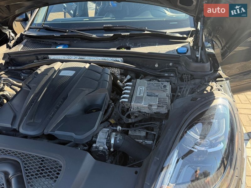 Внедорожник / Кроссовер Porsche Macan 2019 в Киеве