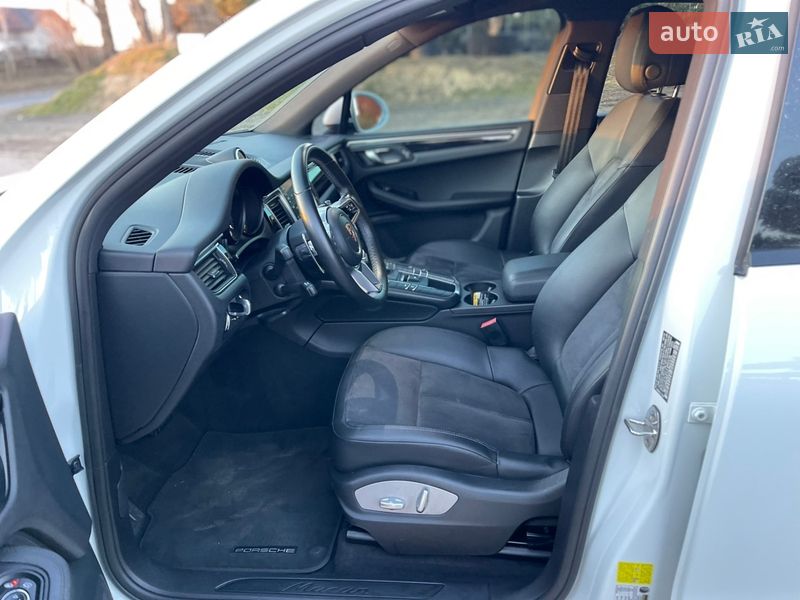 Внедорожник / Кроссовер Porsche Macan 2018 в Луцке