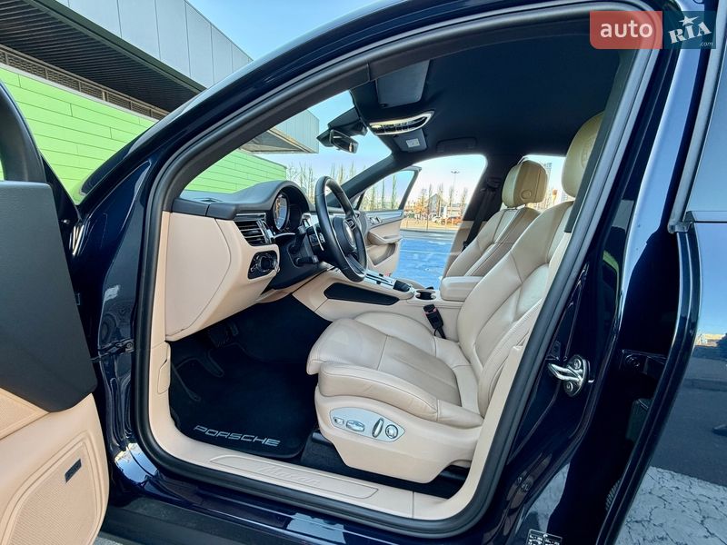 Позашляховик / Кросовер Porsche Macan 2021 в Києві