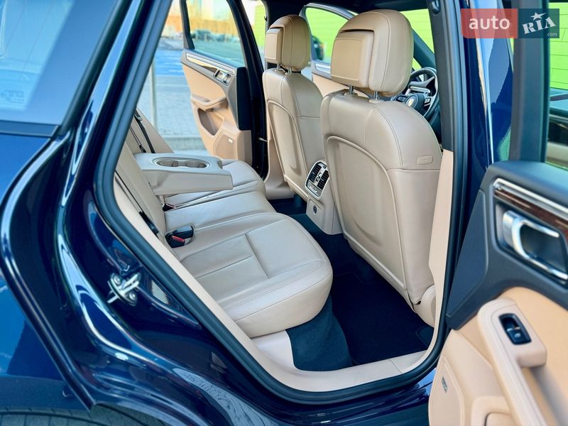 Позашляховик / Кросовер Porsche Macan 2021 в Києві
