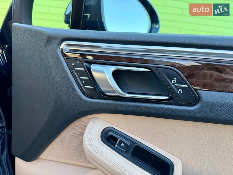 Позашляховик / Кросовер Porsche Macan 2021 в Києві