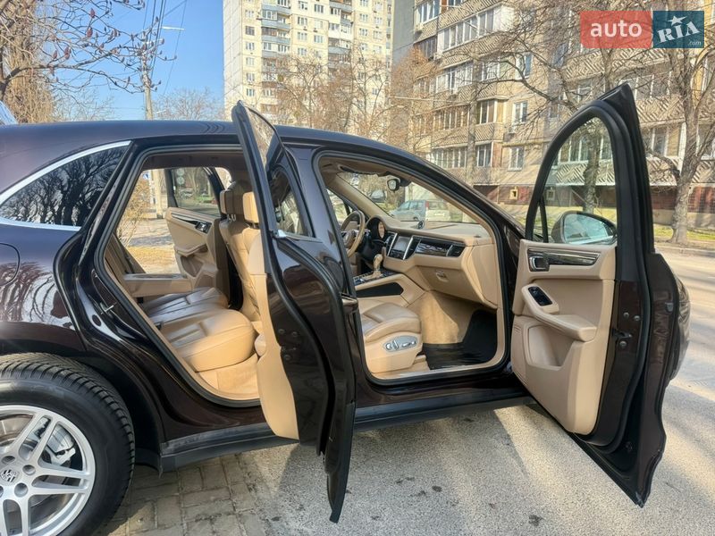 Позашляховик / Кросовер Porsche Macan 2014 в Києві