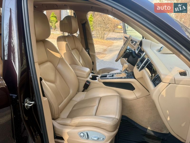 Позашляховик / Кросовер Porsche Macan 2014 в Києві