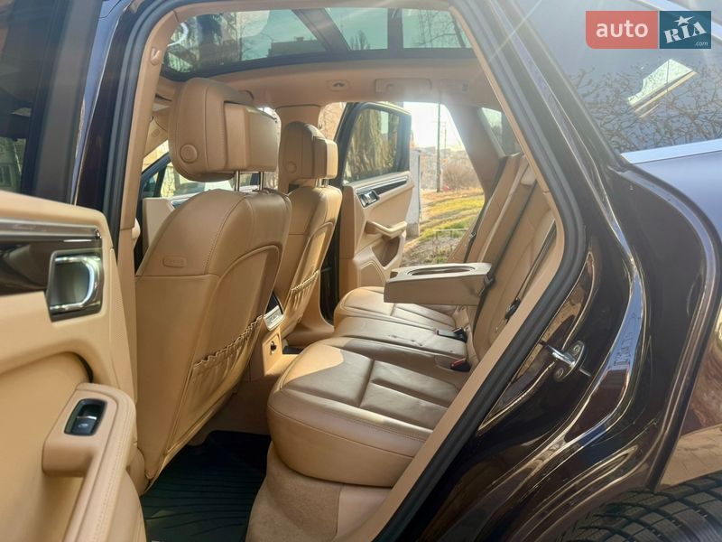Позашляховик / Кросовер Porsche Macan 2014 в Києві