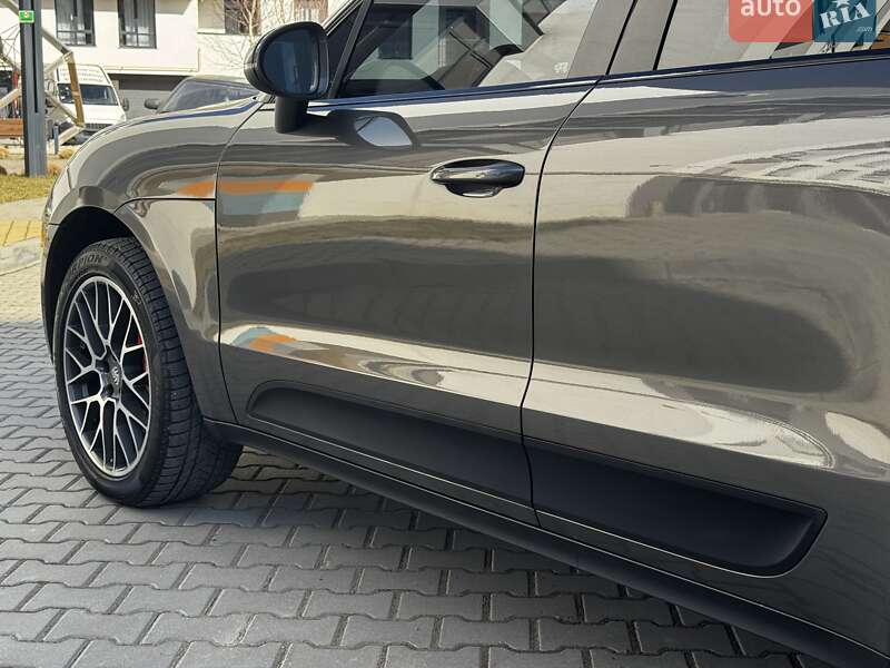 Позашляховик / Кросовер Porsche Macan 2015 в Івано-Франківську