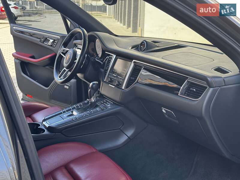 Позашляховик / Кросовер Porsche Macan 2015 в Івано-Франківську