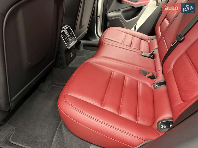 Внедорожник / Кроссовер Porsche Macan 2025 в Киеве