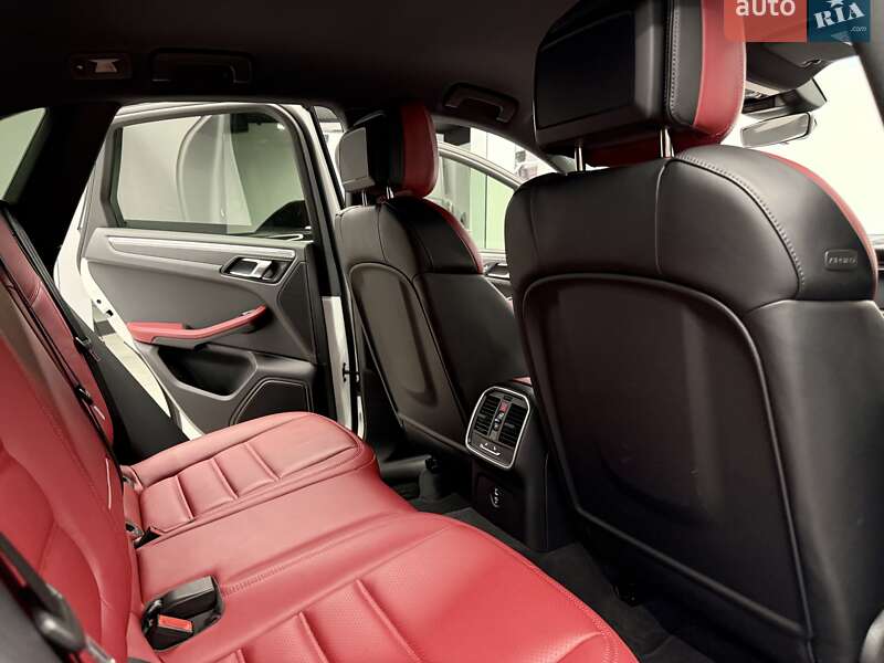 Внедорожник / Кроссовер Porsche Macan 2025 в Киеве