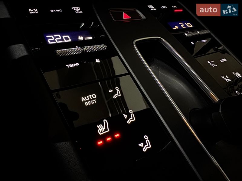 Внедорожник / Кроссовер Porsche Macan 2021 в Одессе