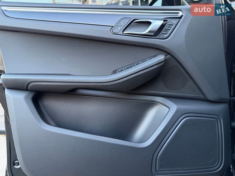 Позашляховик / Кросовер Porsche Macan 2022 в Києві