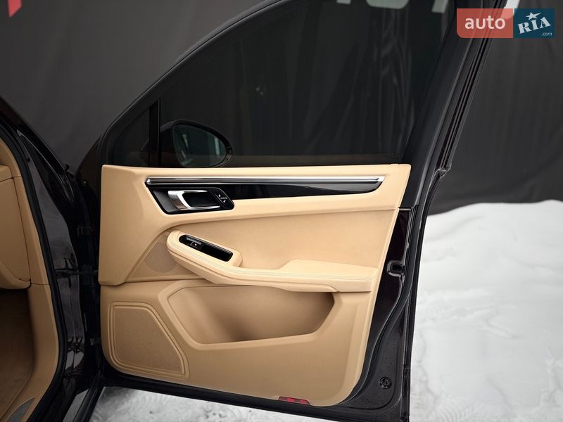 Позашляховик / Кросовер Porsche Macan 2015 в Львові