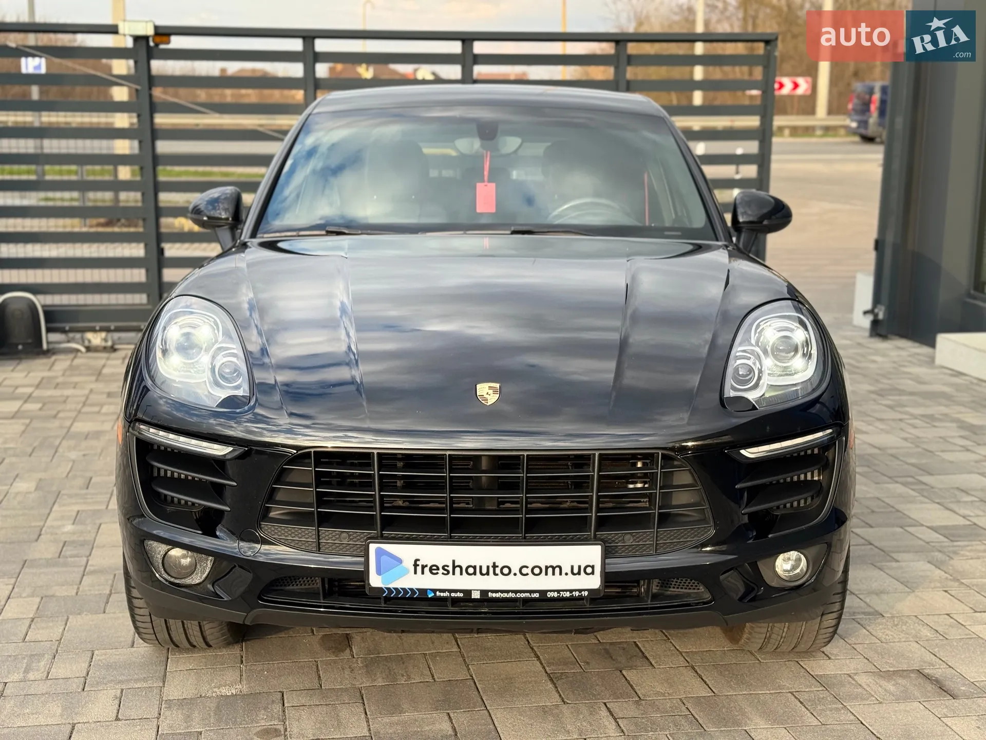 2015 Porsche Macan - мініатюра 2