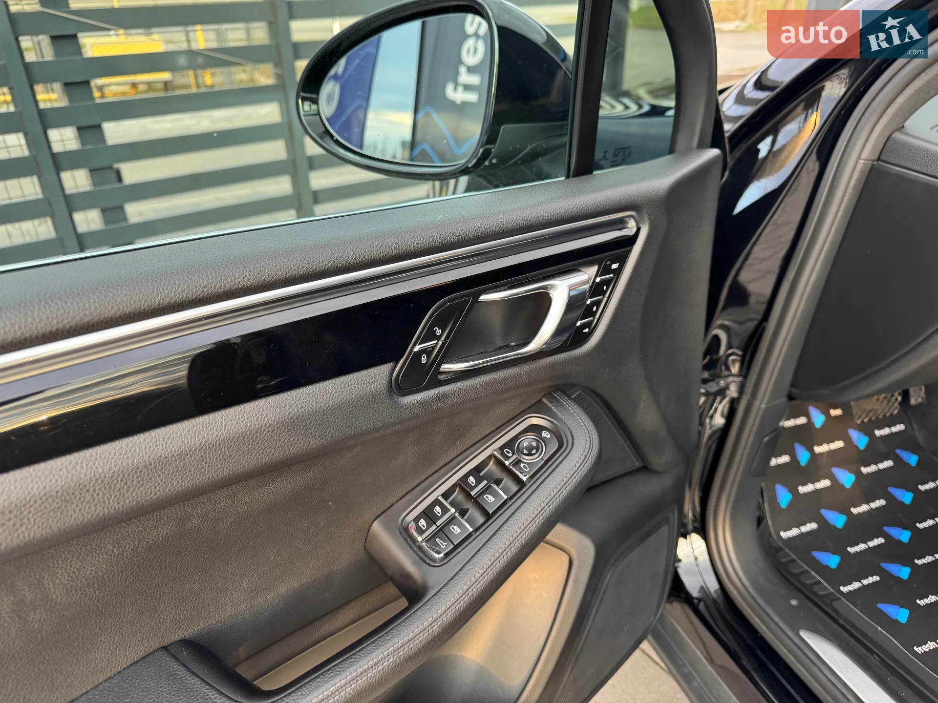 2015 Porsche Macan - мініатюра 15