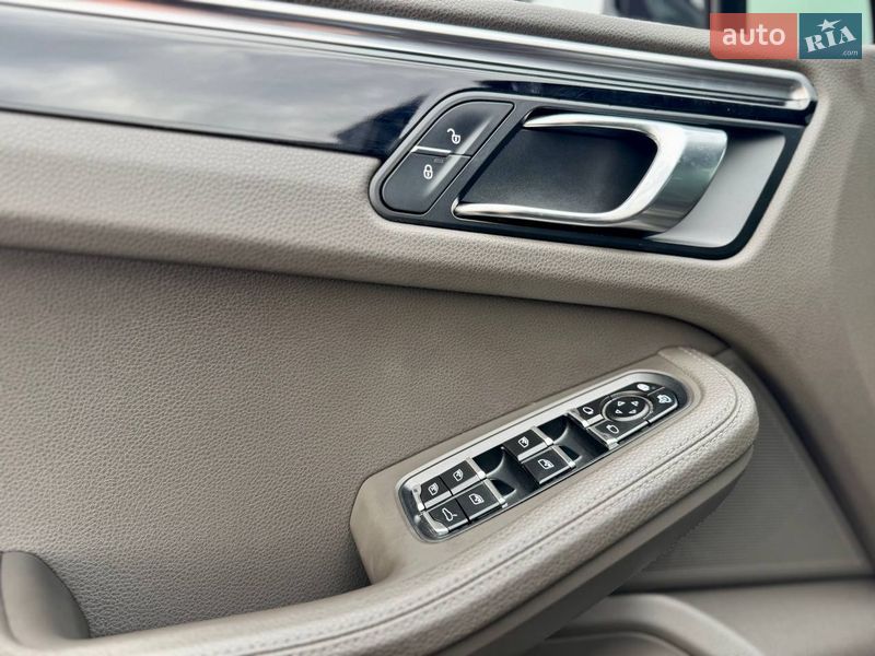 Позашляховик / Кросовер Porsche Macan 2018 в Києві