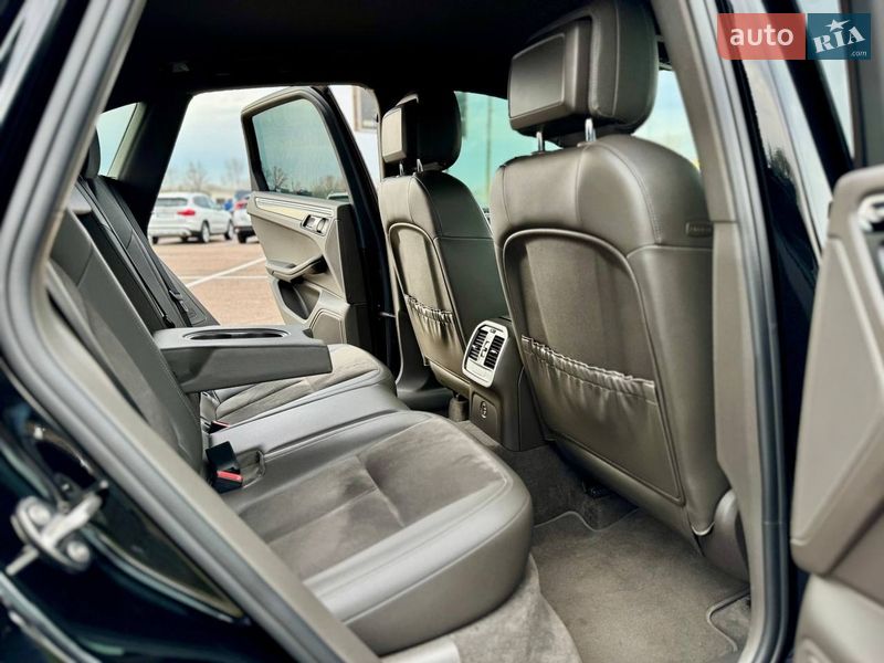 Позашляховик / Кросовер Porsche Macan 2018 в Києві