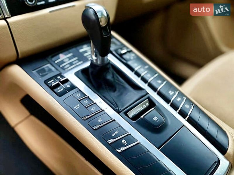 Внедорожник / Кроссовер Porsche Macan 2016 в Одессе
