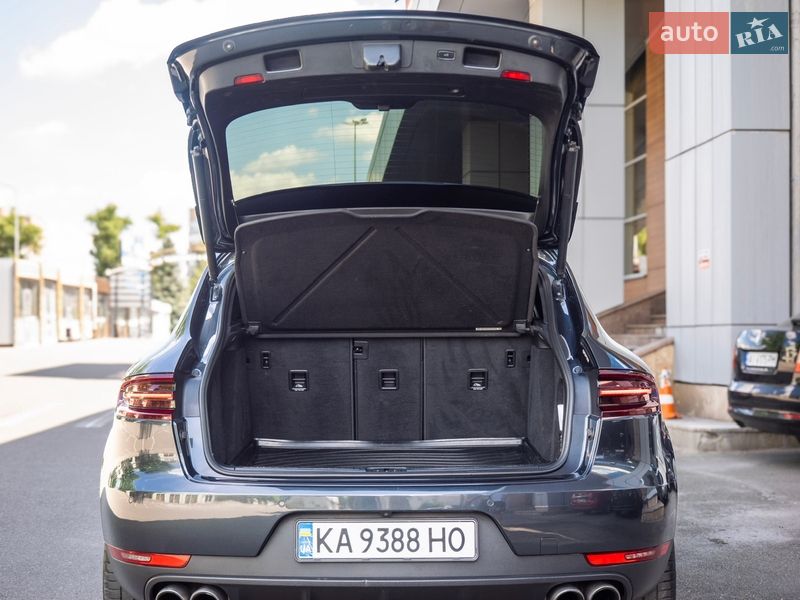 Внедорожник / Кроссовер Porsche Macan 2016 в Киеве