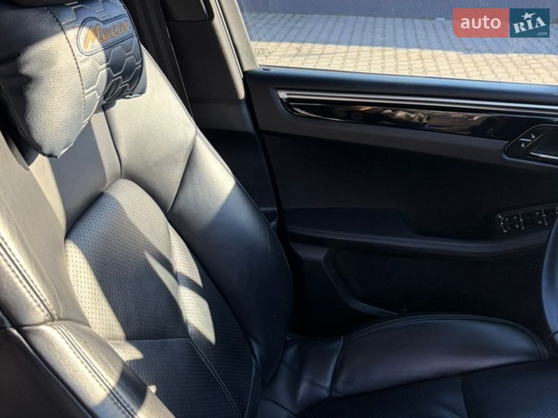 Позашляховик / Кросовер Porsche Macan 2017 в Києві