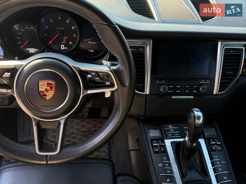 Позашляховик / Кросовер Porsche Macan 2017 в Києві