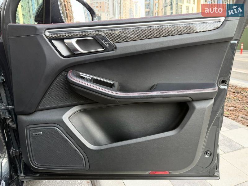 Позашляховик / Кросовер Porsche Macan 2016 в Києві фото 51 Позашляховик / Кросовер Porsche Macan 2016 в Києві