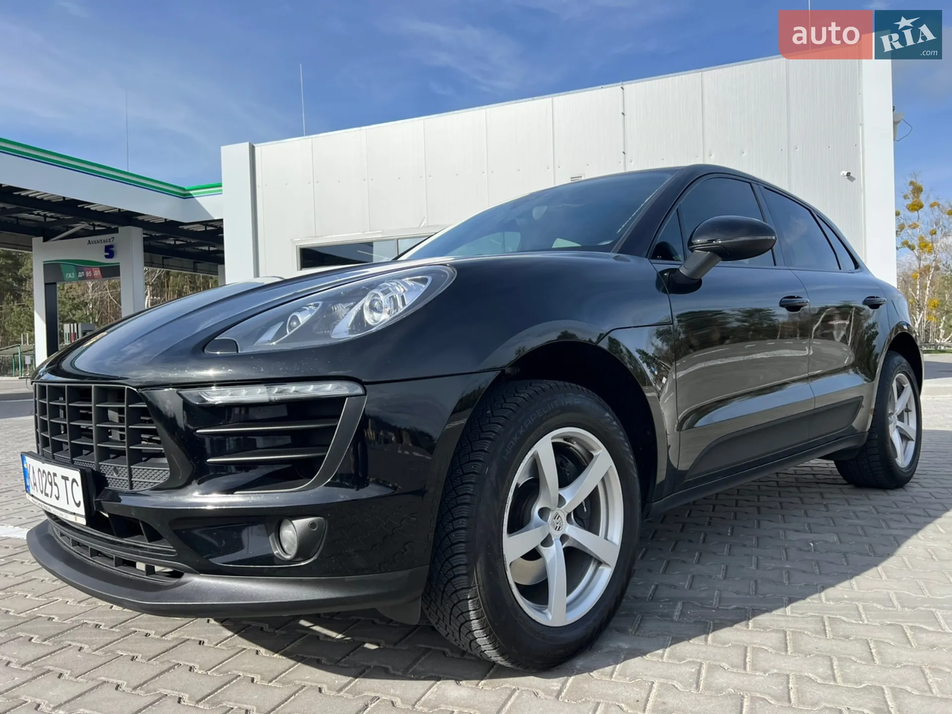 2017 Porsche Macan - мініатюра 2