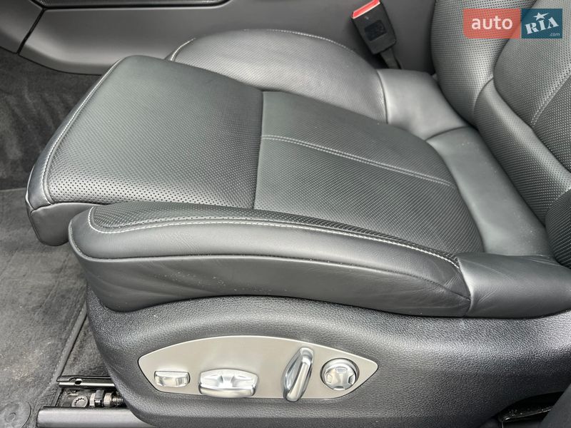 Позашляховик / Кросовер Porsche Macan 2022 в Києві