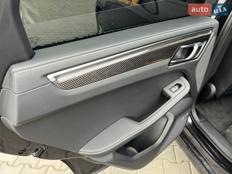 Позашляховик / Кросовер Porsche Macan 2022 в Києві