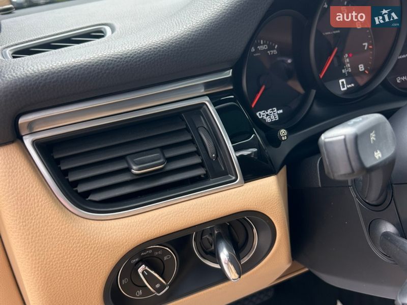 Позашляховик / Кросовер Porsche Macan 2018 в Дніпрі