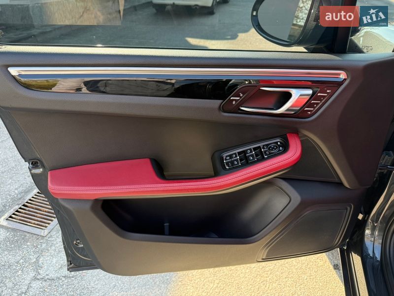 Внедорожник / Кроссовер Porsche Macan 2016 в Кропивницком