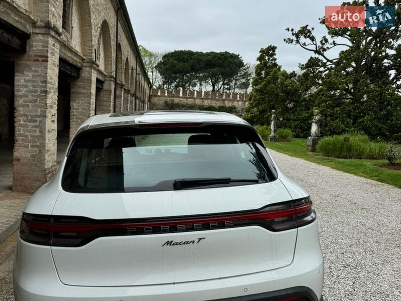 Внедорожник / Кроссовер Porsche Macan 2022 в Киеве
