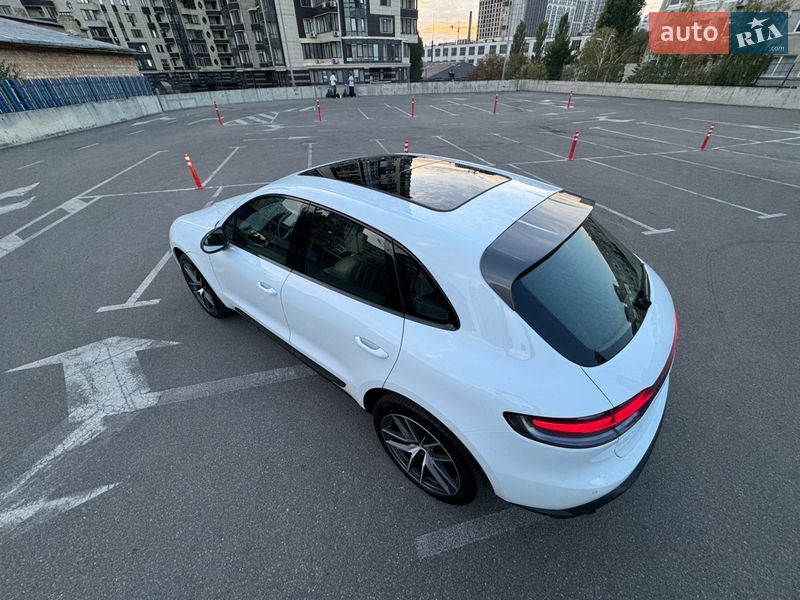 Внедорожник / Кроссовер Porsche Macan 2022 в Киеве