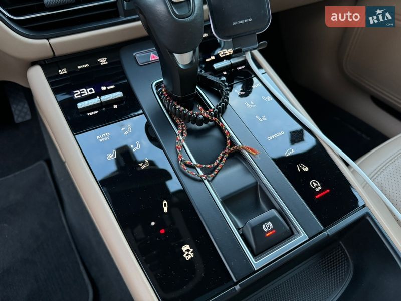 Внедорожник / Кроссовер Porsche Macan 2022 в Киеве