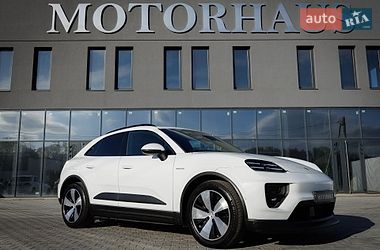Позашляховик / Кросовер Porsche Macan 2024 в Чернівцях