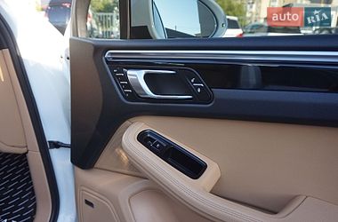 Внедорожник / Кроссовер Porsche Macan 2016 в Одессе