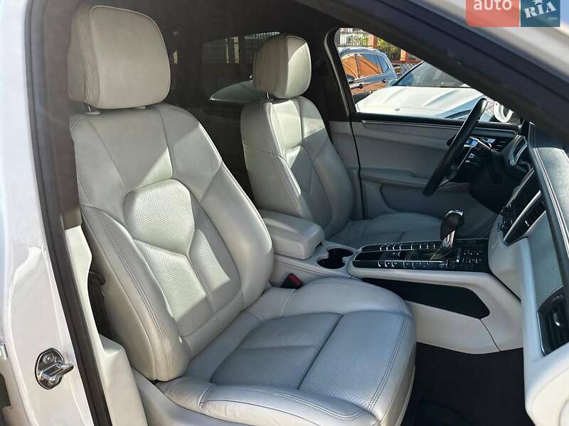 Внедорожник / Кроссовер Porsche Macan 2017 в Одессе
