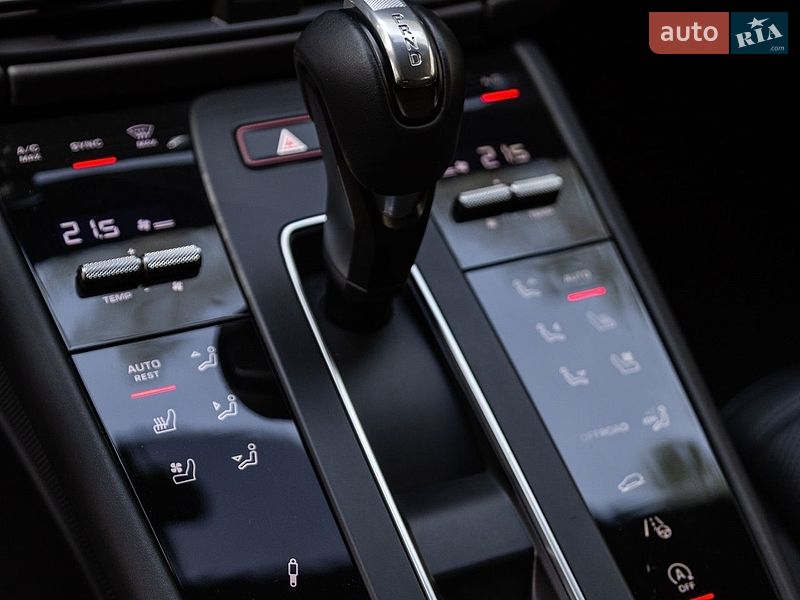 Внедорожник / Кроссовер Porsche Macan 2022 в Киеве